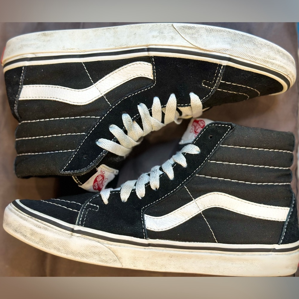OLD SCHOOL VANS HIGH TOP - WOMEN SIZE 7.5 - USED / PRICED ACCORDINGLY *